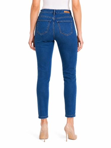 041.jpg