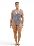 483999-Photoroom.jpg